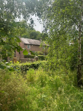 Pass the Keys Peaceful riverside gem Shropshire Ironbridge Gorge